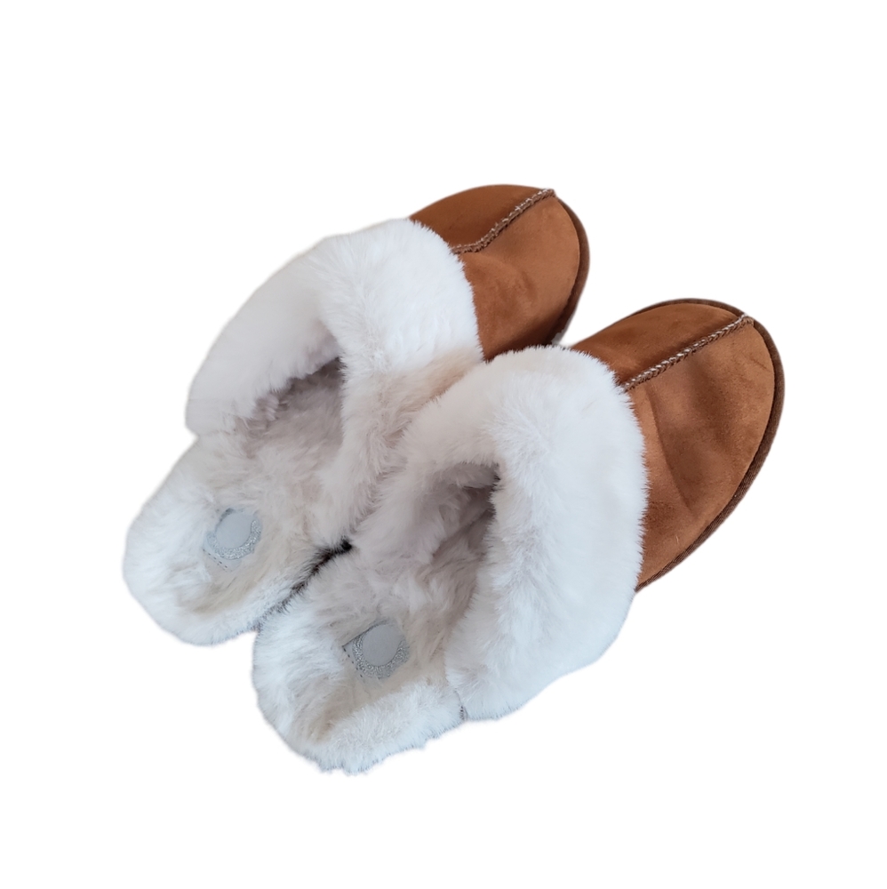 Chestnut Fuzzy Slippers